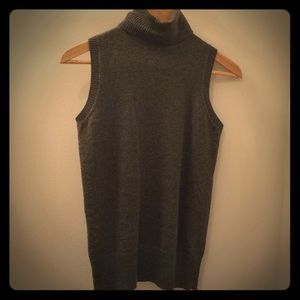 Banana Republic sleeveless turtleneck